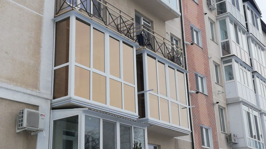 Установка 3-х пластиковых балкона по ул Крылова